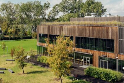 Noticias de lujo de la Escuela Secundaria Akademeia