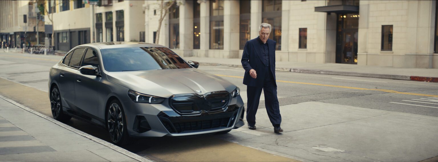Christopher Walken marca la pauta en el anuncio de BMW y en la escala de la Super Bowl