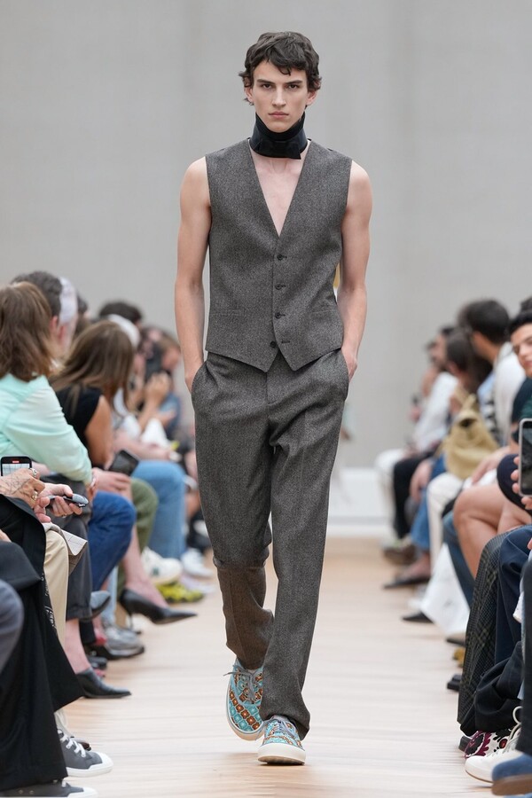 Jonathan Anderson Para Dior10