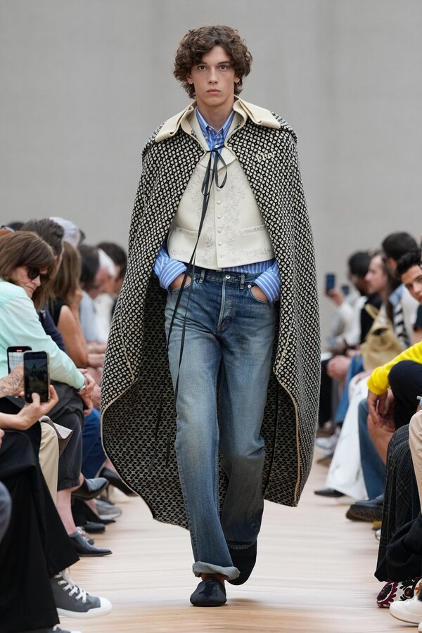 Jonathan Anderson Para Dior2