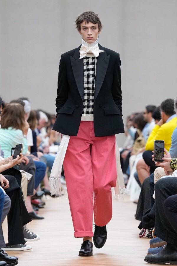 Jonathan Anderson Para Dior8