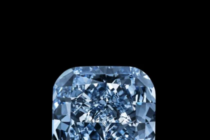 Diamante azul en subasta en Ginebra4