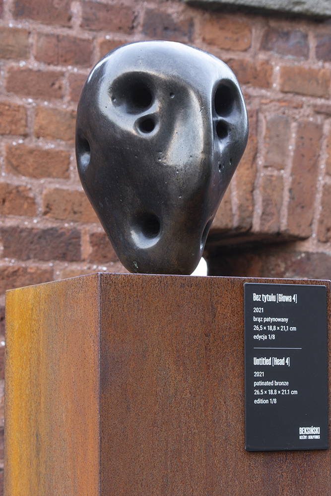 Beksinski.Esculturas crepusculares36peque&ntilde;as