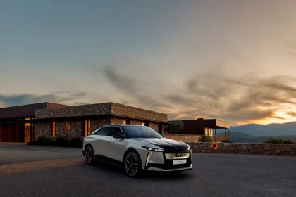Ds N°8 SUV eléctrico premium con una autonomía de 750 km y estilo francés
