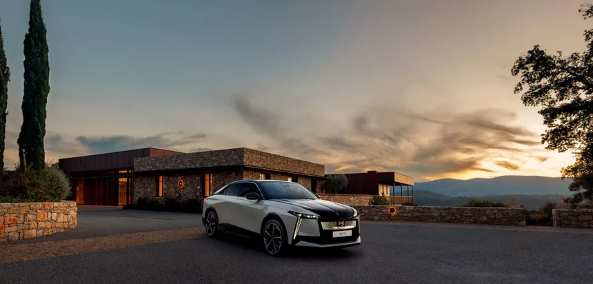 Ds N°8 SUV eléctrico premium con una autonomía de 750 km y estilo francés