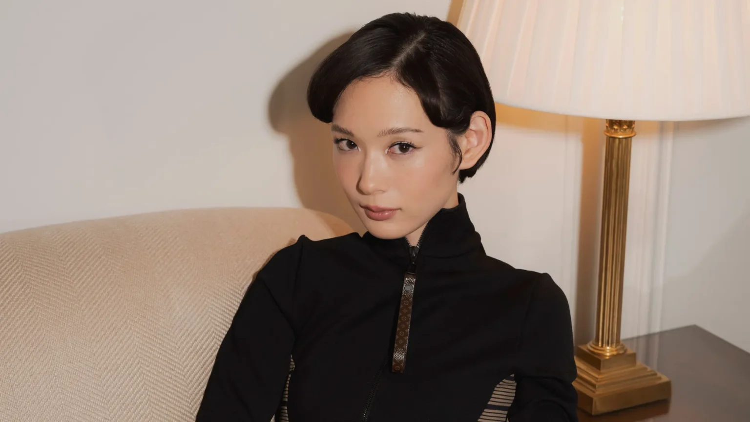 Moeka Hoshi I Foto faltante ¿Alguna vez ha llevado Louis Vuitton?