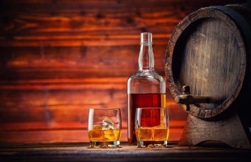 Cómo Comprar un Barril de Whisky Joven